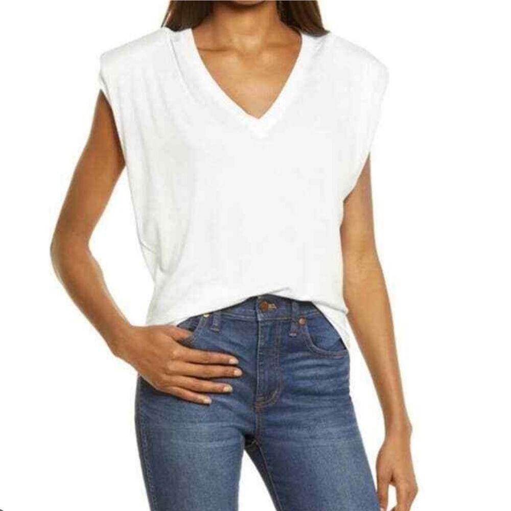 Treasure & Bond shoulder pad v neck tee slinky stretch‎ knit size small